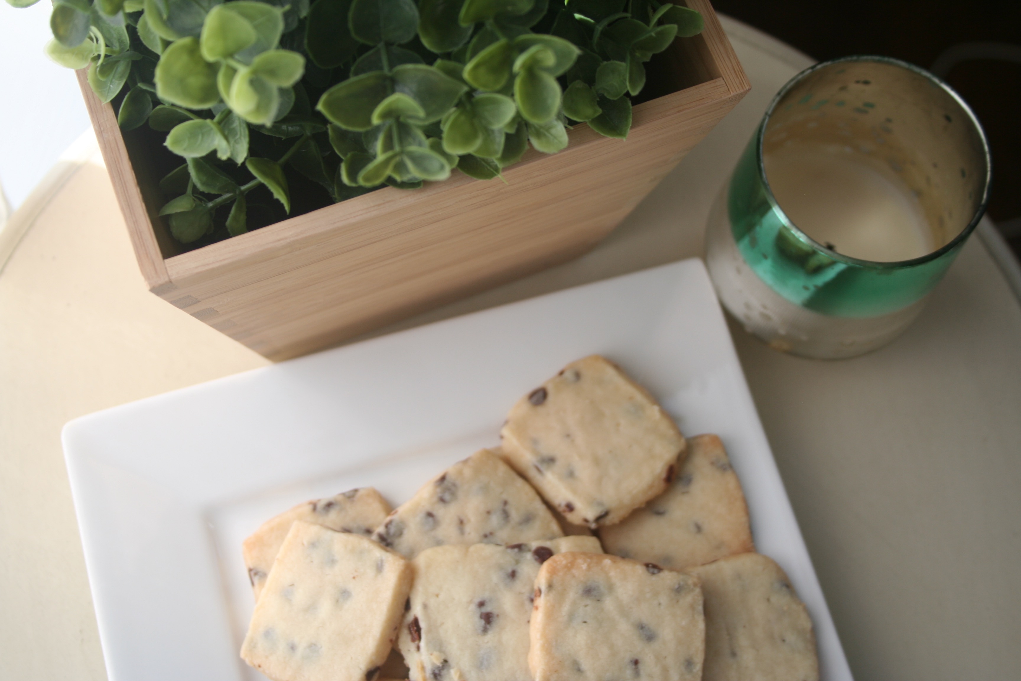 chocolate chip shortbread cookies