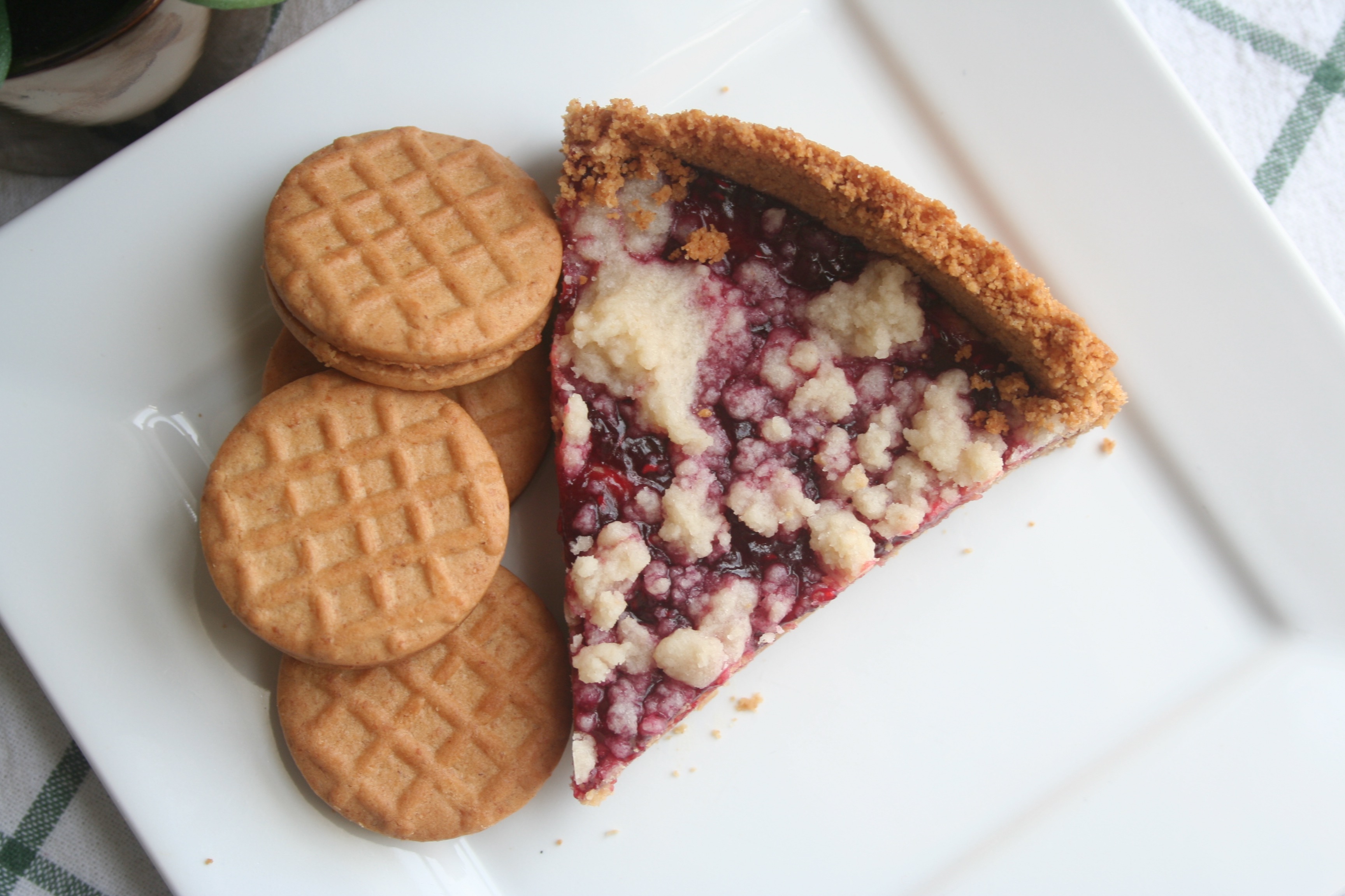 peanut butter raspberry pie