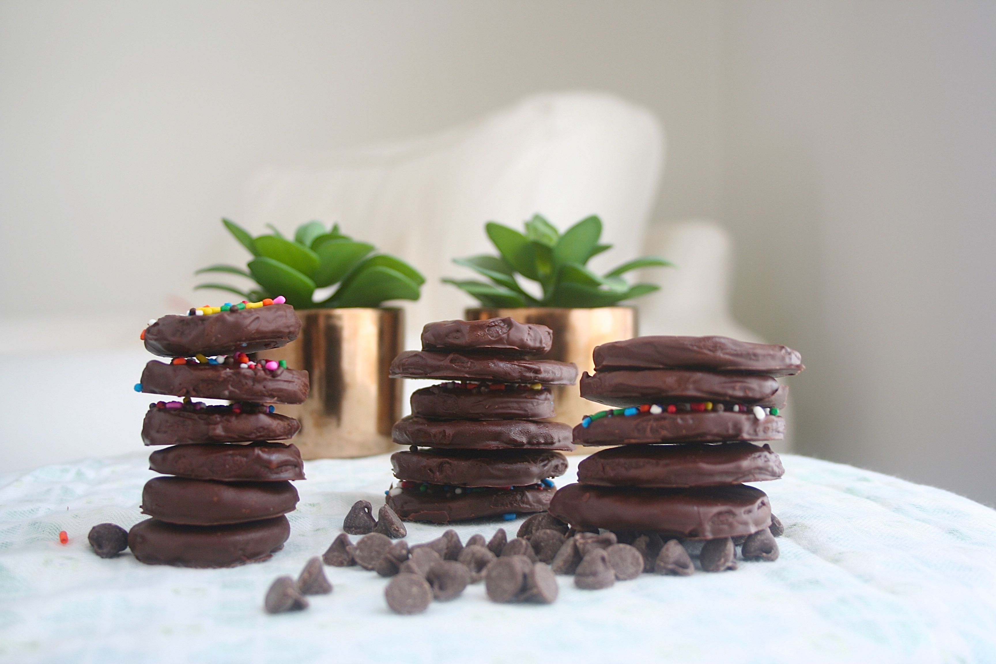 chocolate mint cookies (thin mints)