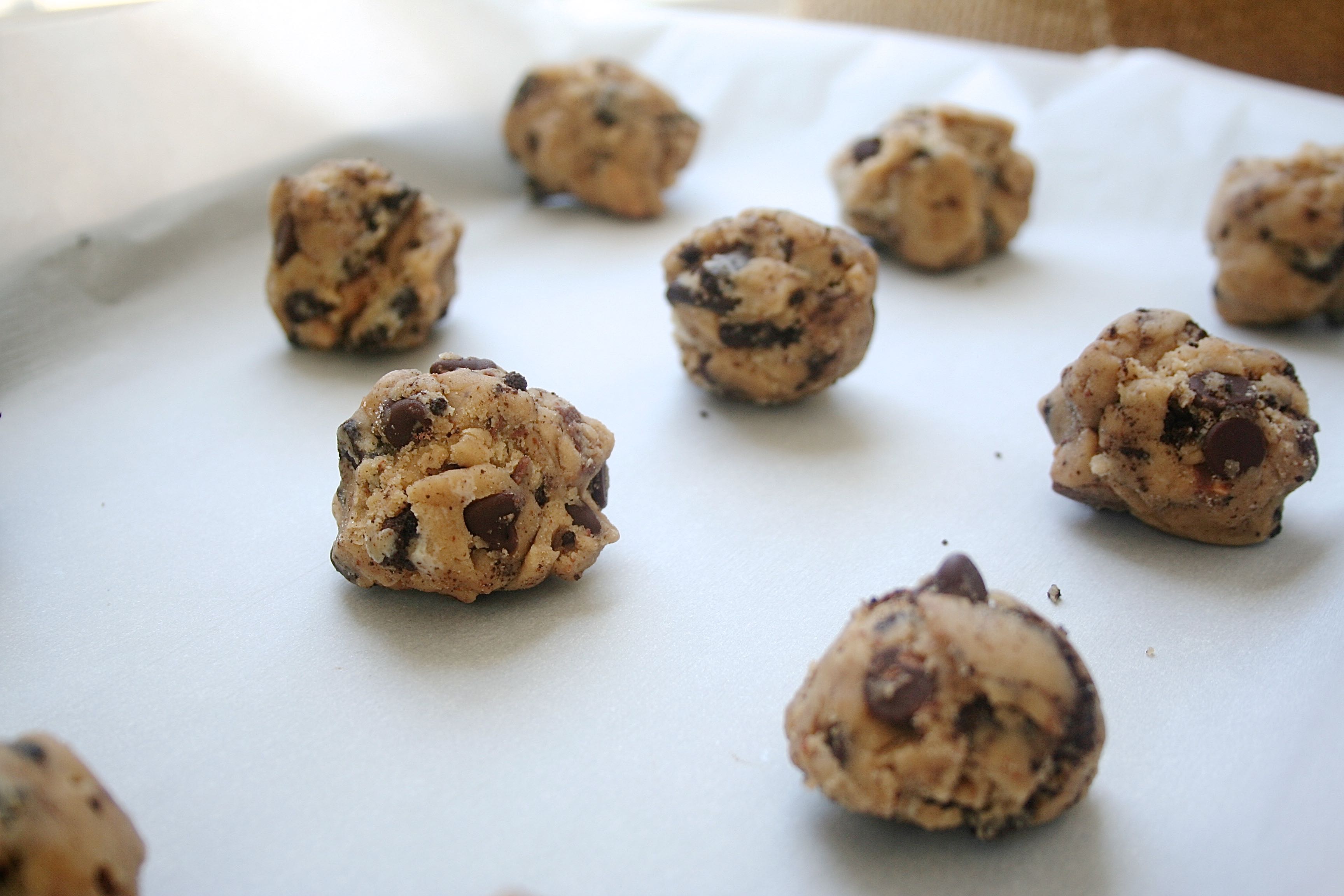 browned butter oreo toffee cookies