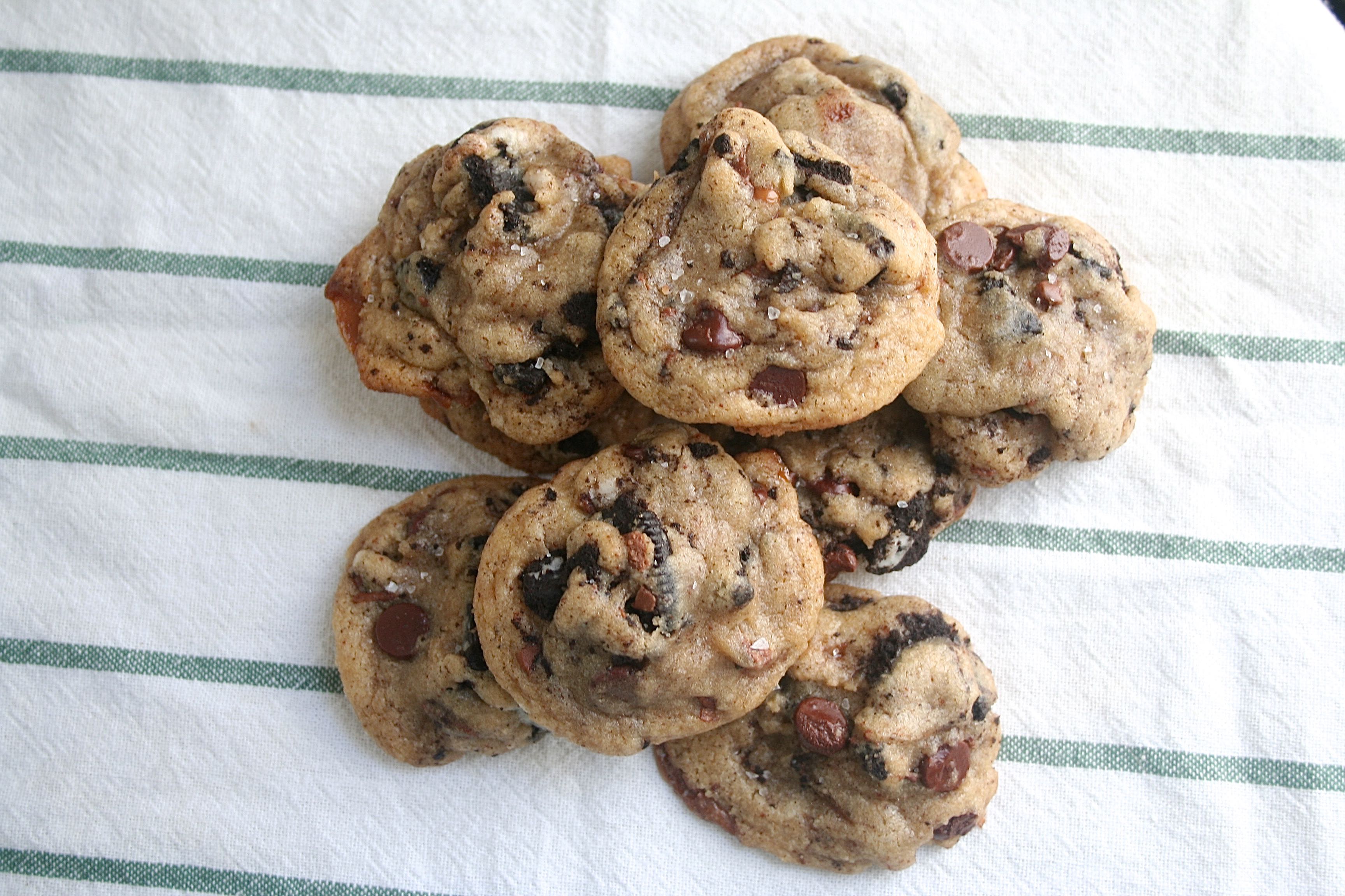 browned butter oreo toffee cookies