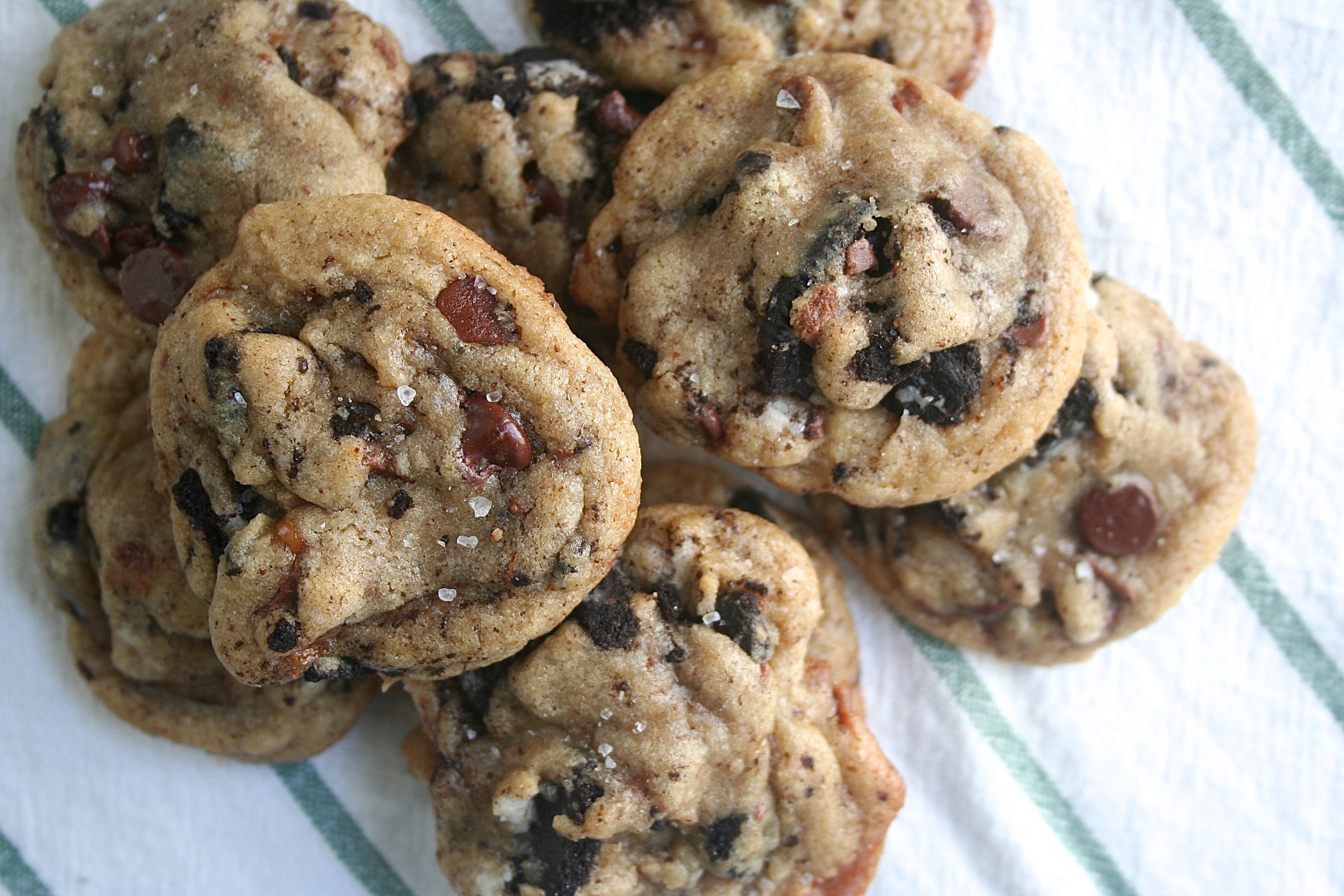 browned butter oreo toffee cookies