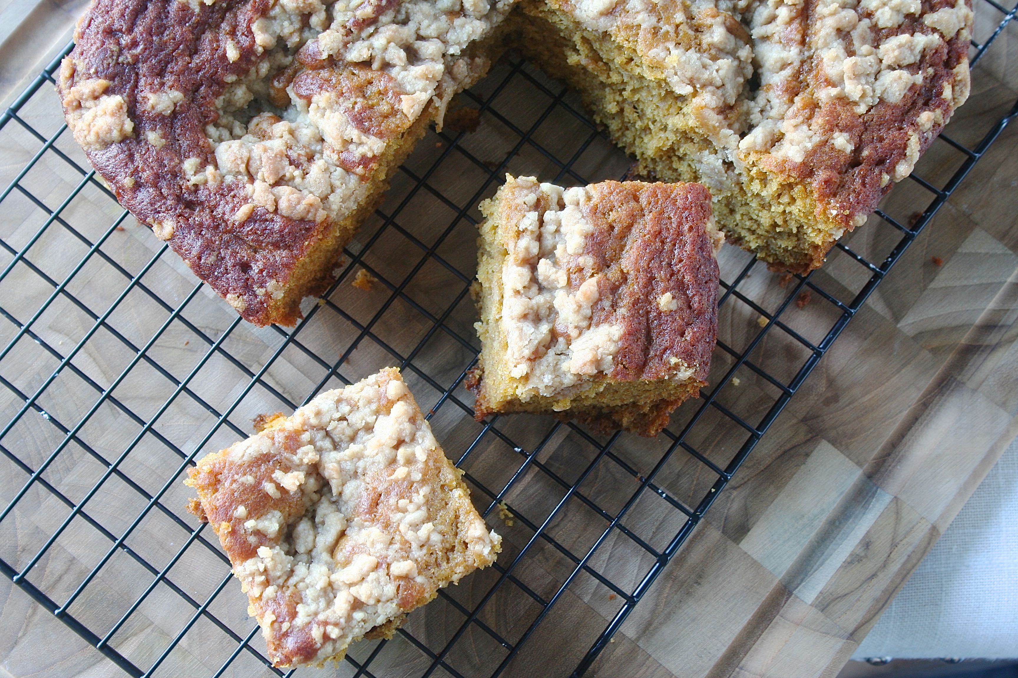 pumpkin crumb cake