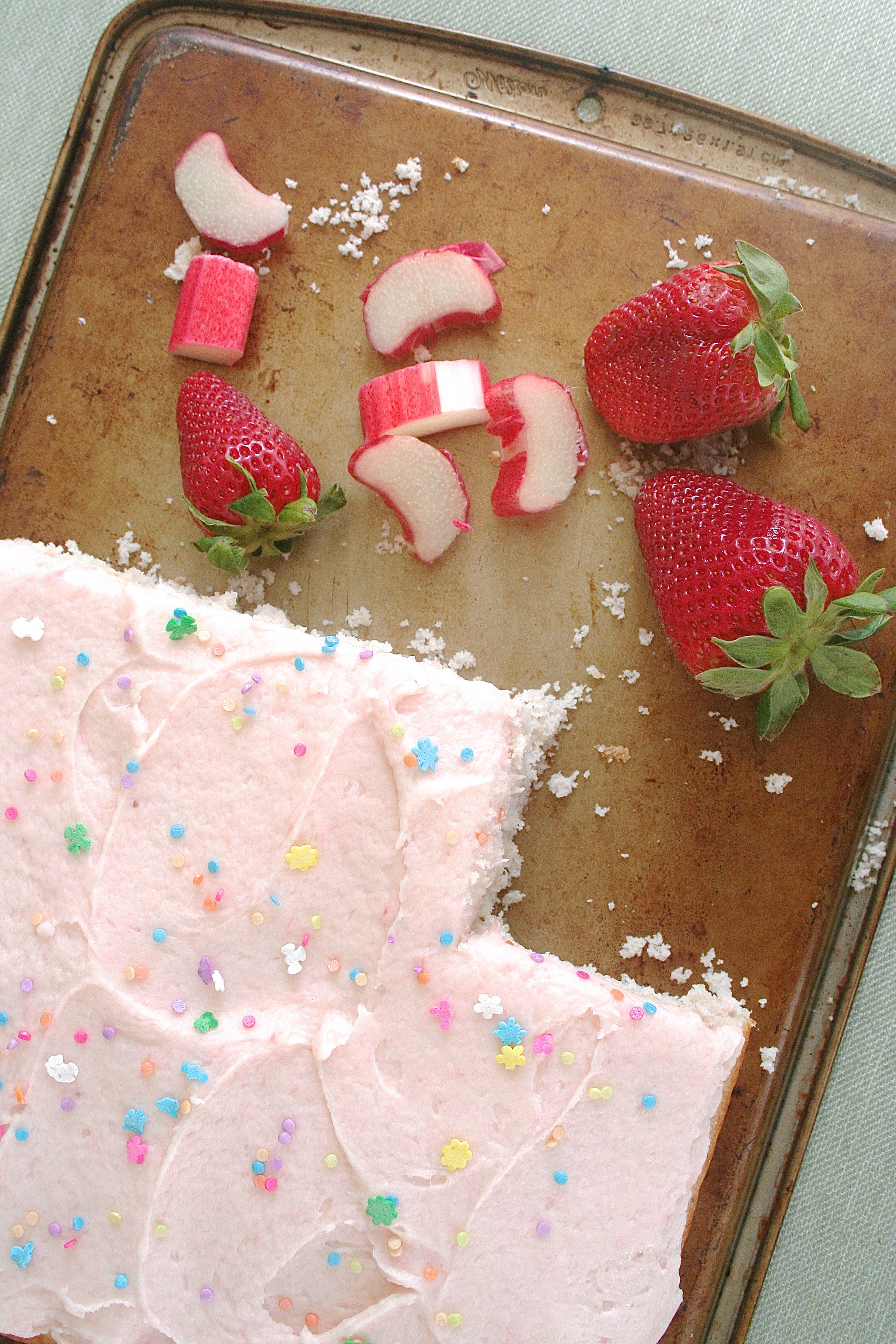 strawberry rhubabrb cake