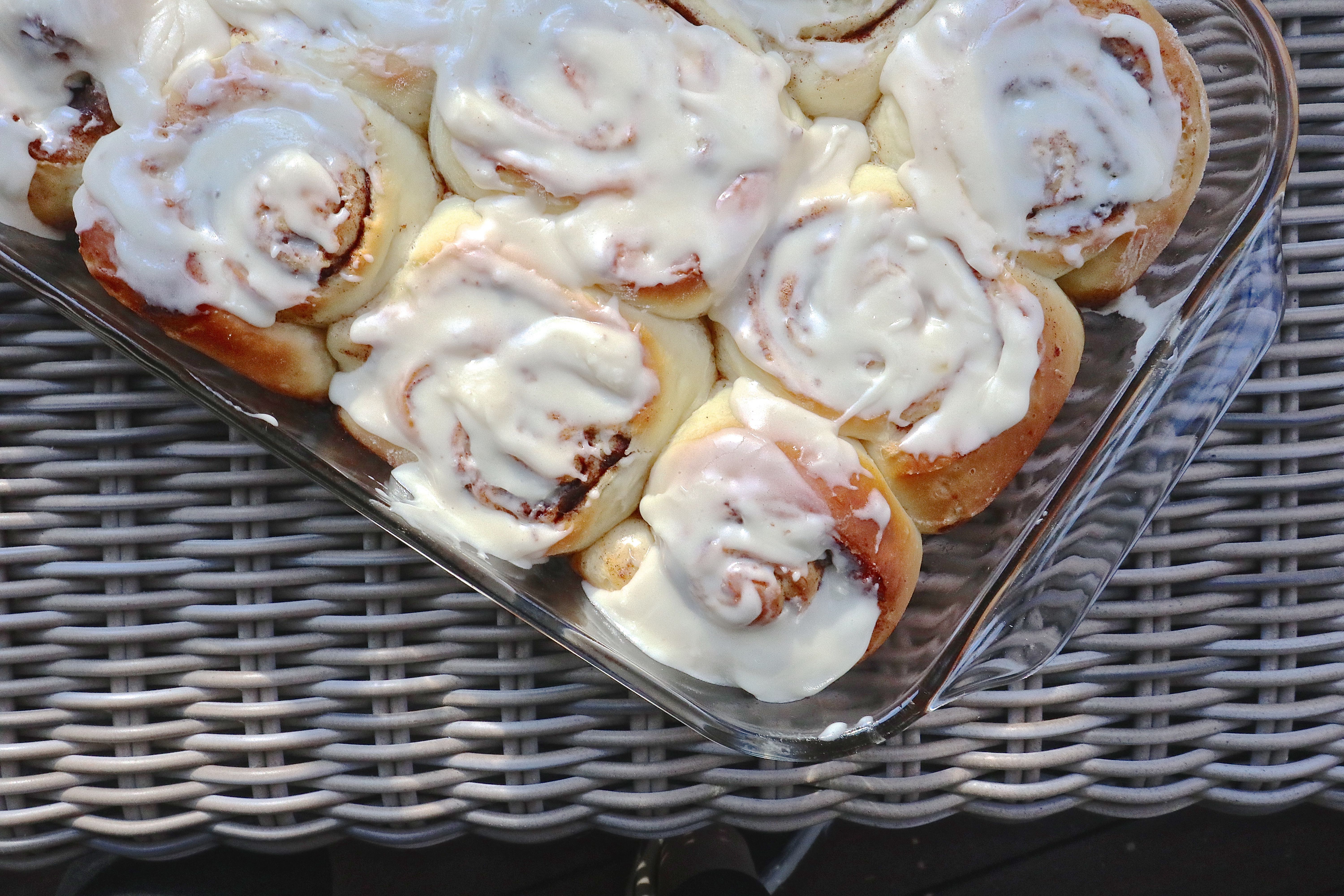 cinnamon rolls with cream cheese icing • Oh, honey honey