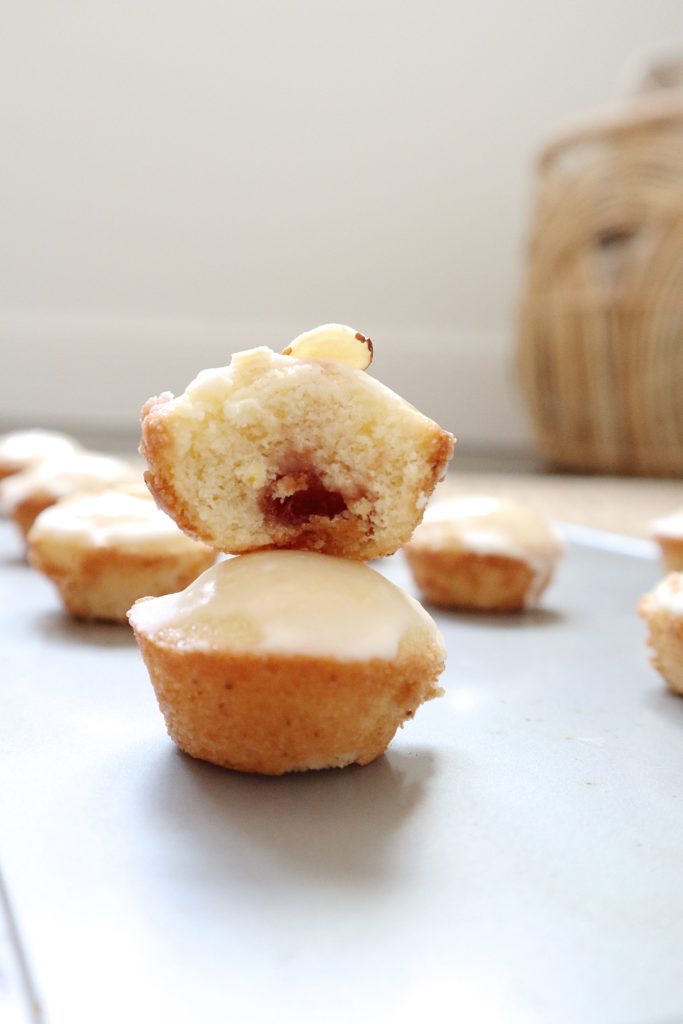 Sour Cream Coffee Cake Muffins Recipe - Cook.me Recipes